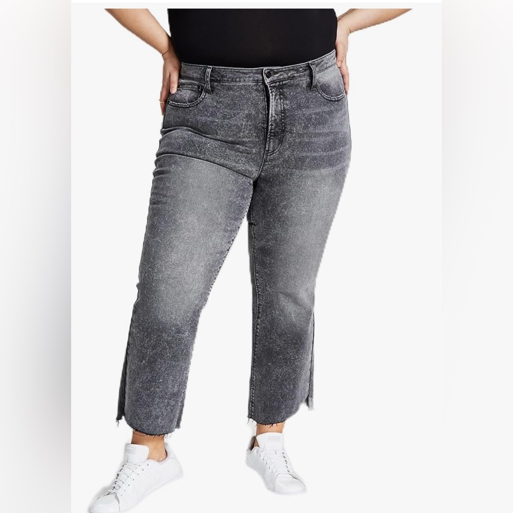 And Now This women’s Trendy Plus size high Rise Step Hem Jeans